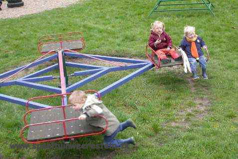 Paaseieren zoeken 2004